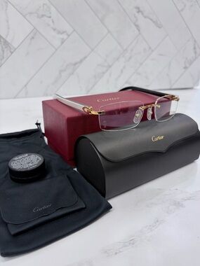 Cartier SUNGLASSES C ALLONGÉ DE
CARTIER MOTIF white horns